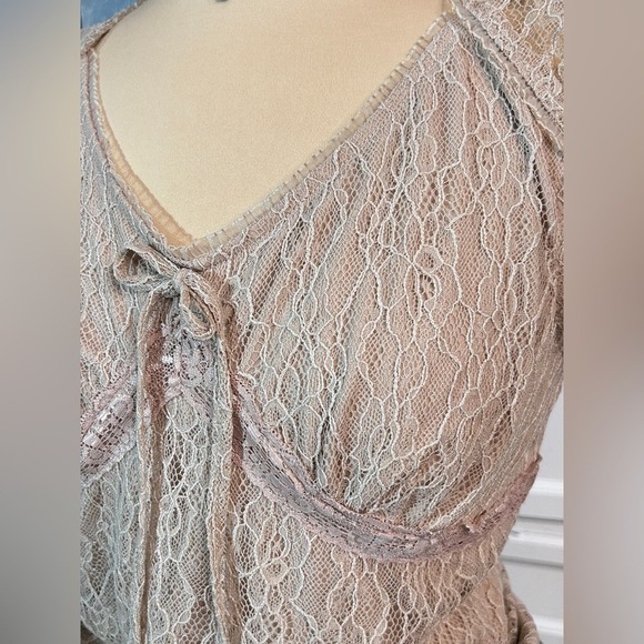 Lace Fitted Blouse Cap Sleeves Stretchy Fall Beige MEDIUM‎ - Picture 7 of 8